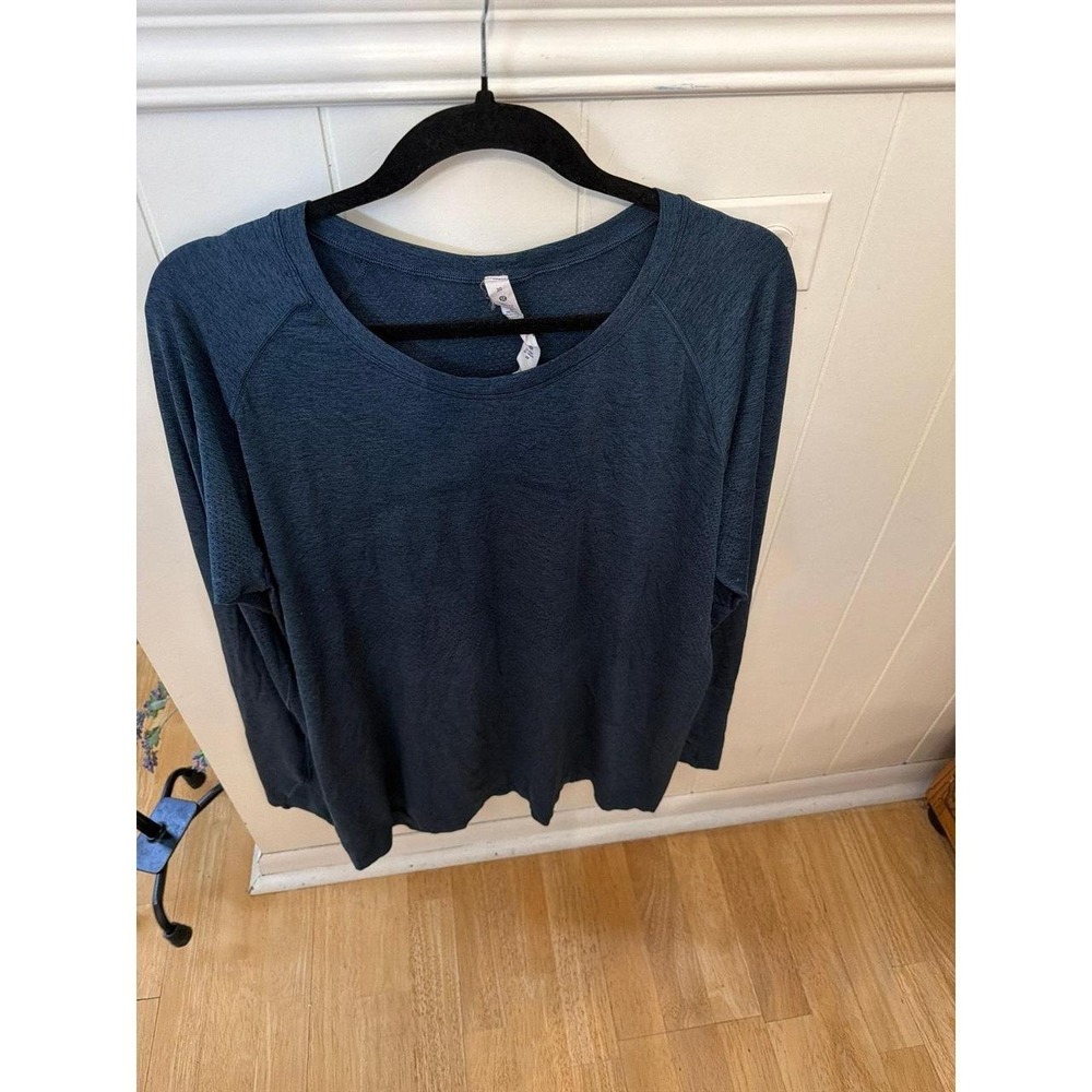 Lululemon Size 20 Swiftly Tech Long Sleeve Shirt 2.0 blue full length